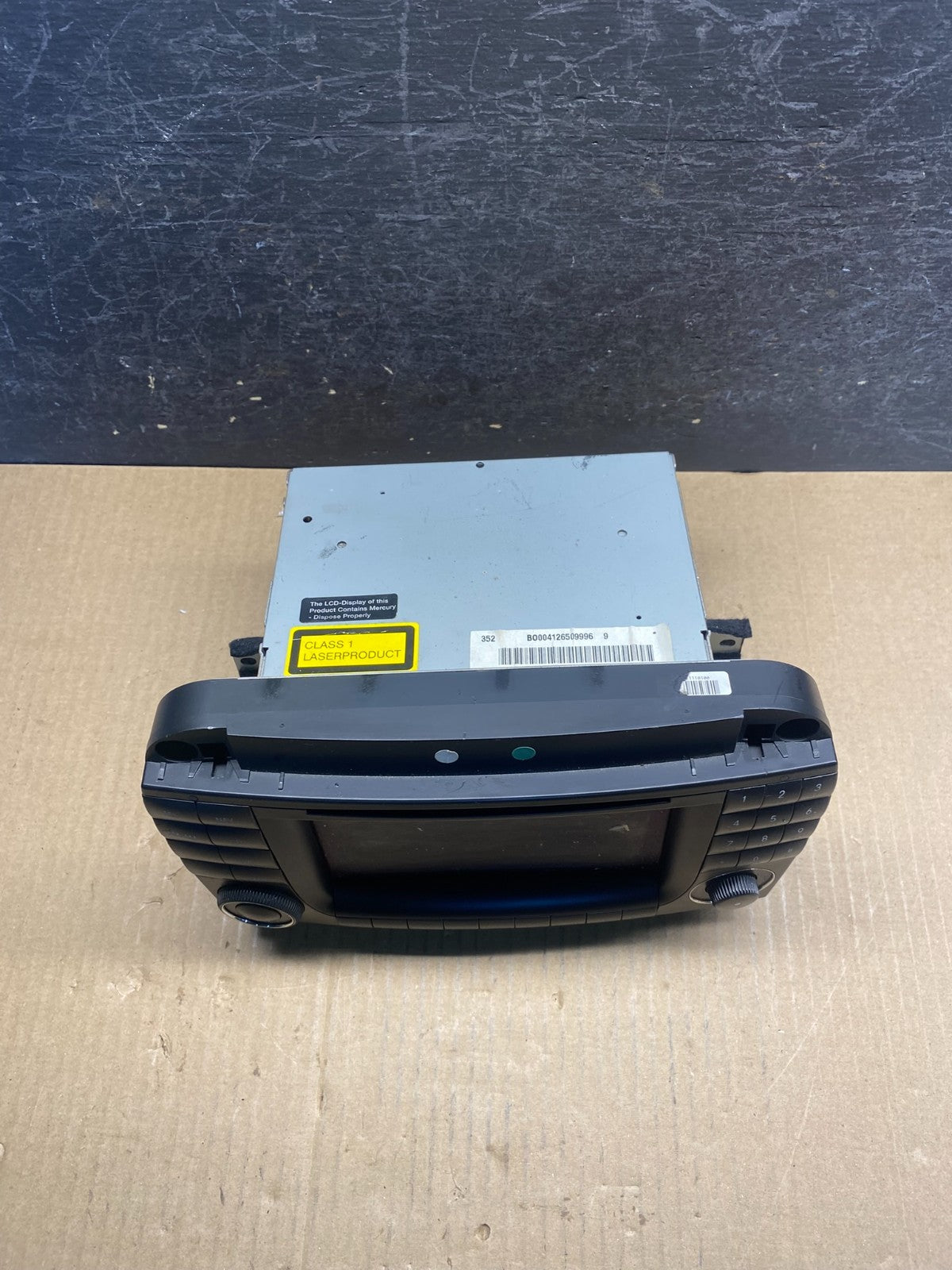 2003 to 2006 Mercedes S430 S500 Radio Navigation Screen Display AH1748 DG3