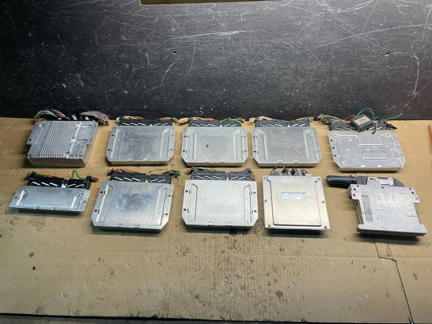 Mix of 10 Mercedes ECM Engine Computer Module W7233 PS1