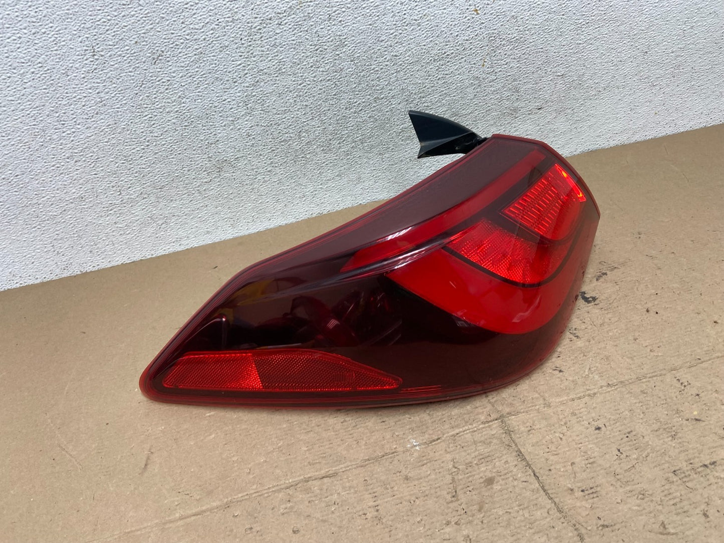 2015 to 2019 Infiniti Q70 Left Driver LH Side Tail Light AF5152 DG2