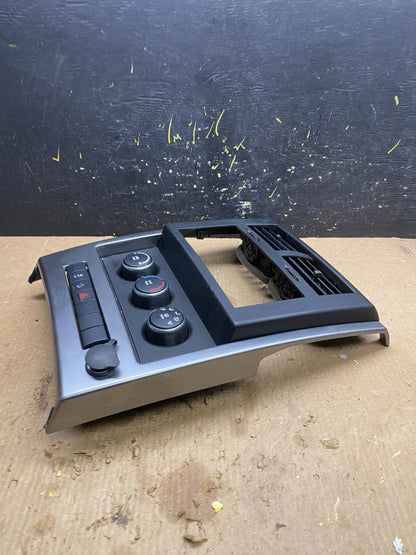 2008 to 2012 Jeep Liberty Dash Climate Temperature Control Radio Bezel Z7243 DG2