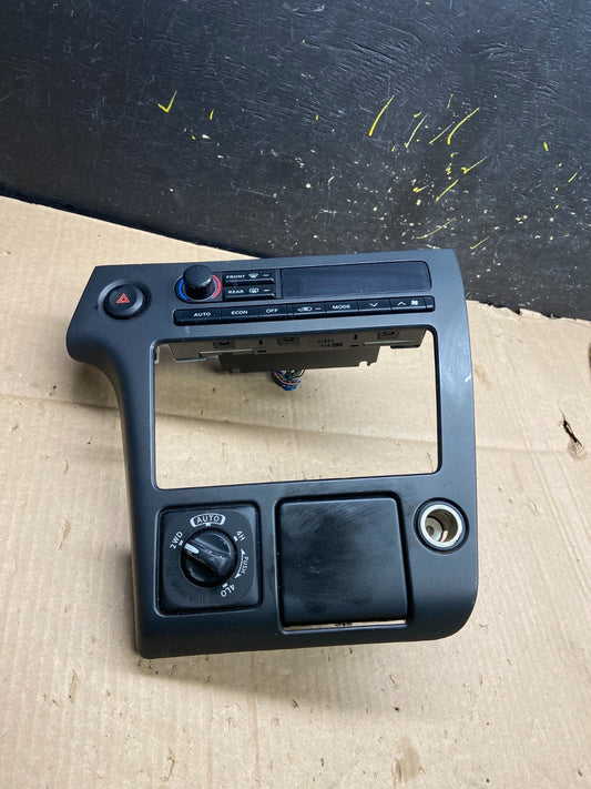 2003-2004 Nissan Pathfinder Radio AC Heat Climate Control Transef Bezel Y2342 DG0