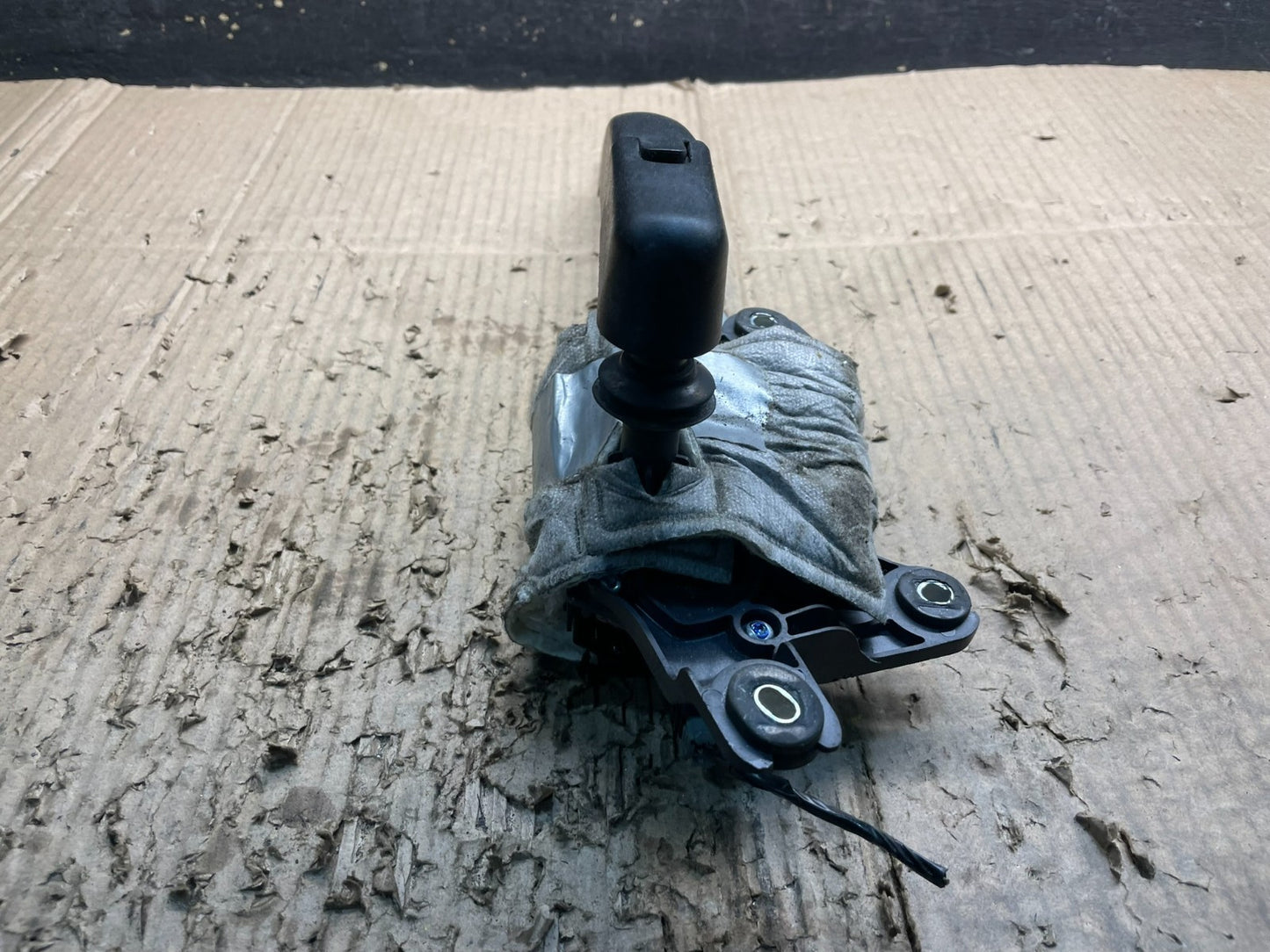 2011 to 2019 Ford Explorer Rear Windshield Wiper Motor OEM x3998 DG2