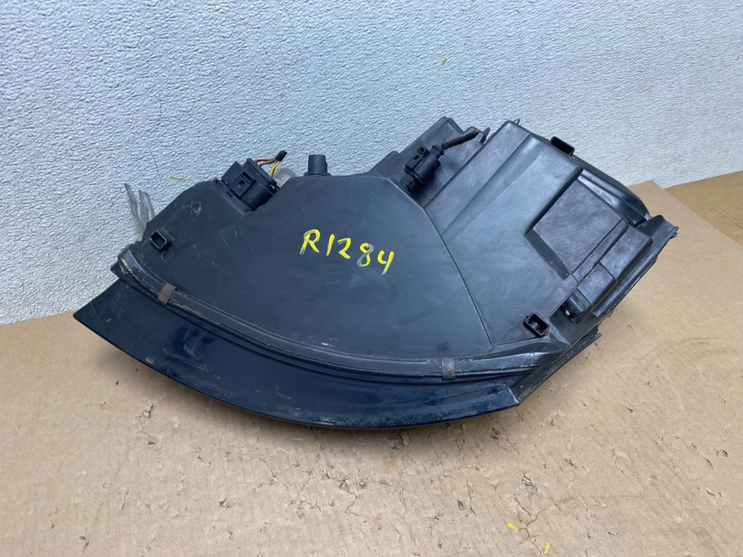 2000 to 2006 Audi TT Right Passenger RH Side Halogen Headlight Oem R1284 DW9