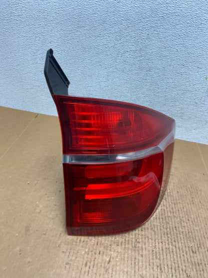 2011 2012 2013 Bmw X5 E70 Right Passenger Side Rh Tail Light AE1335 LK2