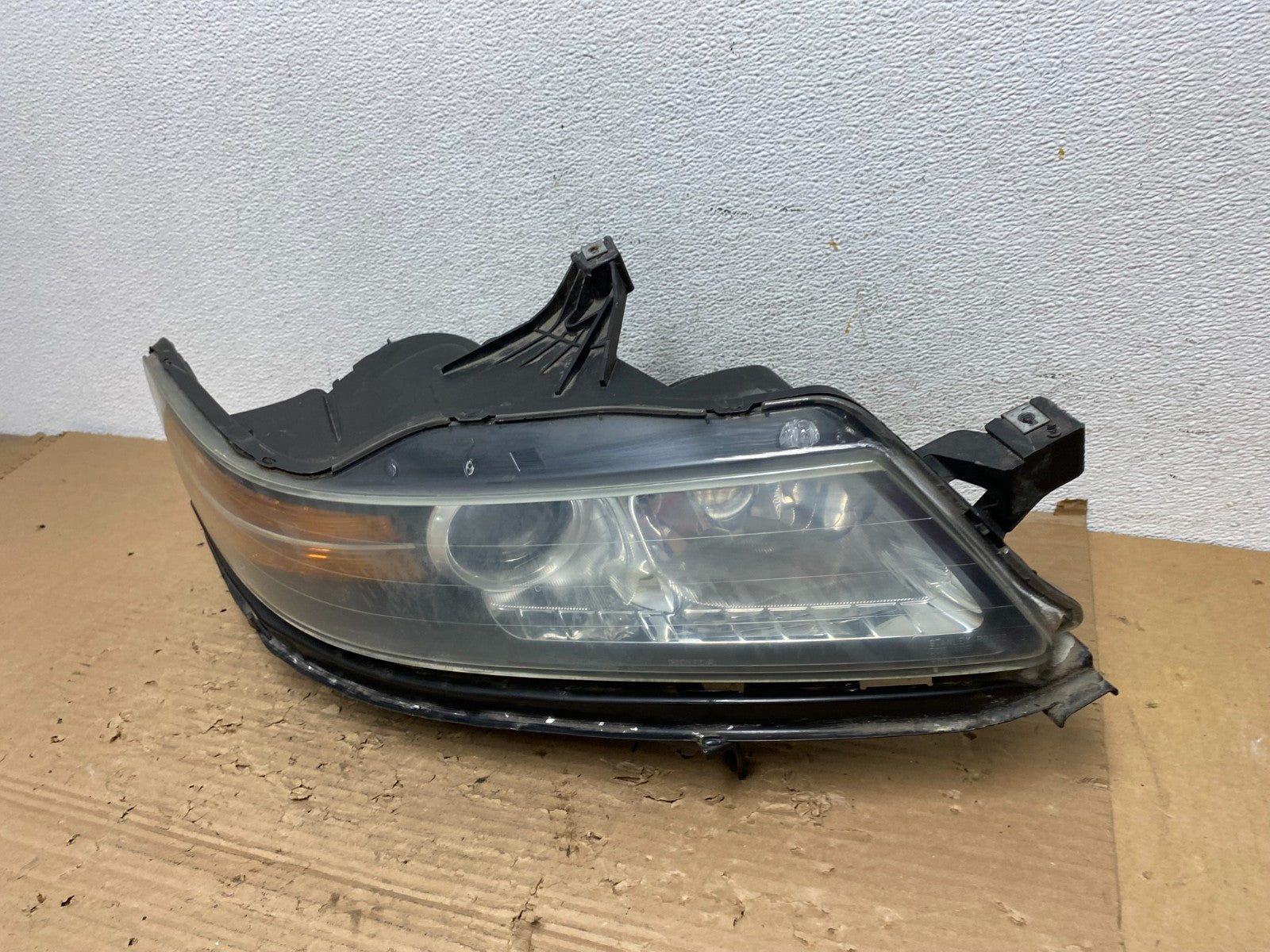 2004 2005 2006 Acura TL Headlight Right Passenger Side Xenon HID AD4382 DW1
