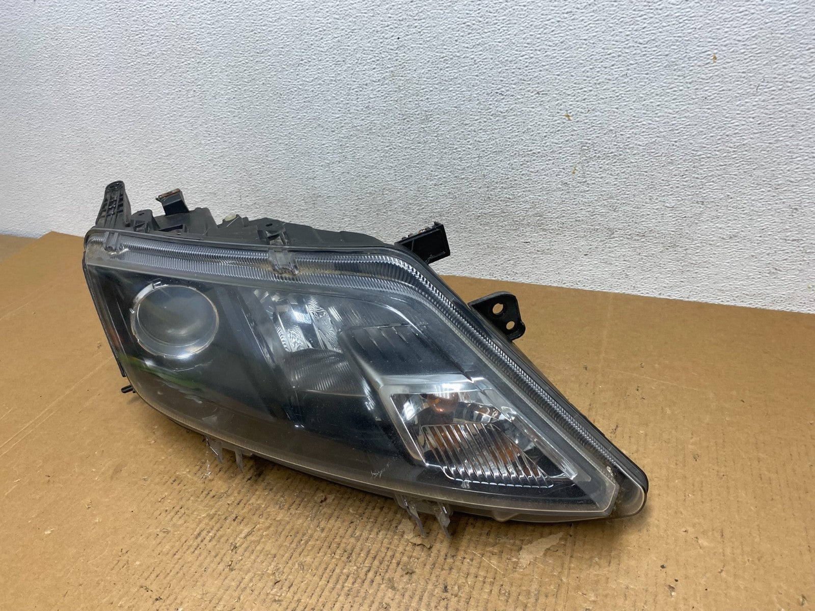 2010 2011 2012 Ford Fusion Right Passenger RH Headlight Halogen AE1423 DW1
