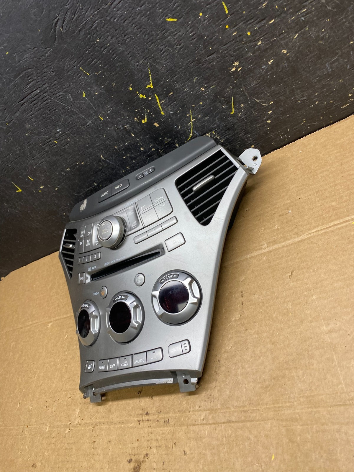 2006-2009 Subaru Tribeca Radio CD Player AC Climate Control Bezel Panel W6617 DG2