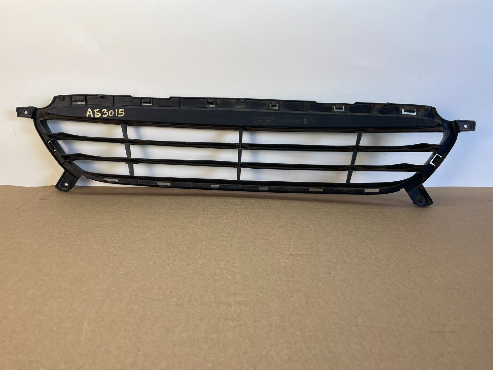 2012 to 2014 Hyundai Accent Front Bumper Lower Center Grille AG3015 DG3