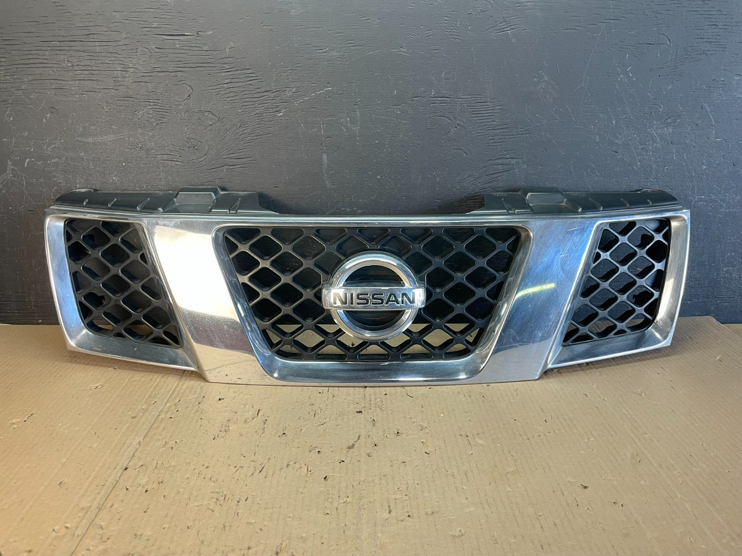 2005 2006 2007 Nissan Pathfinder Chrome Front Upper Grill Grille AE0759 DG0
