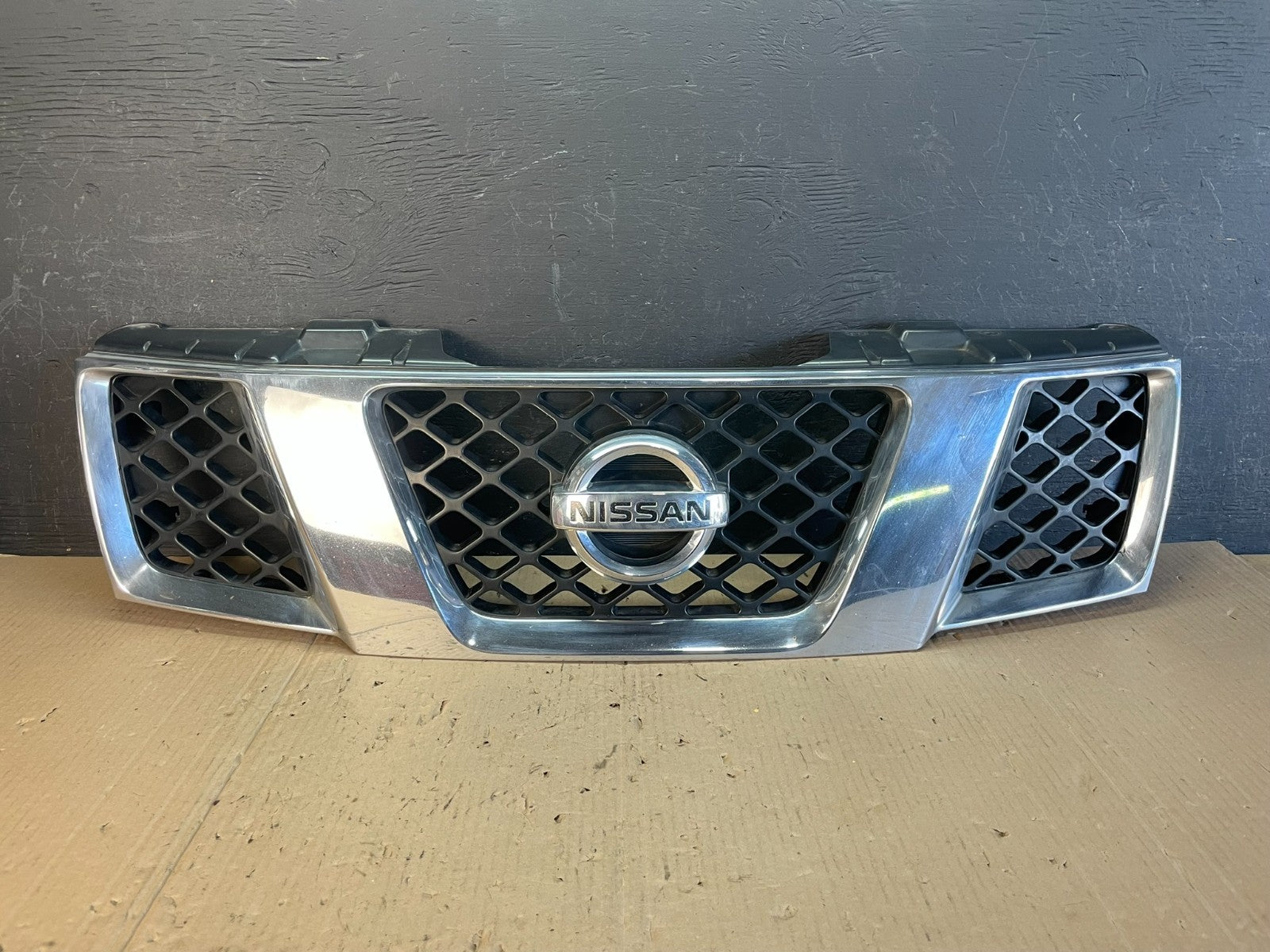 2005 2006 2007 Nissan Pathfinder Chrome Front Upper Grill Grille AE0759 DG0