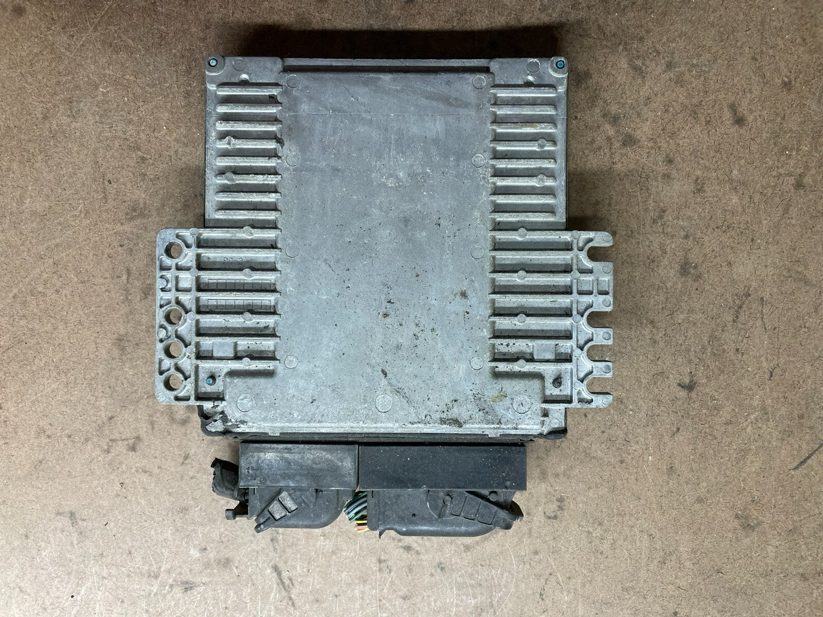 2005 Nissan Armada QX56 5.6L Engine Control mec86-220 b1 ECM J5220 PS1