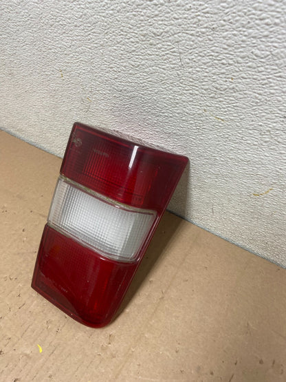 1993 to 1994 Volvo 850 Sedan Left Driver Lh Side Tail Light E03291