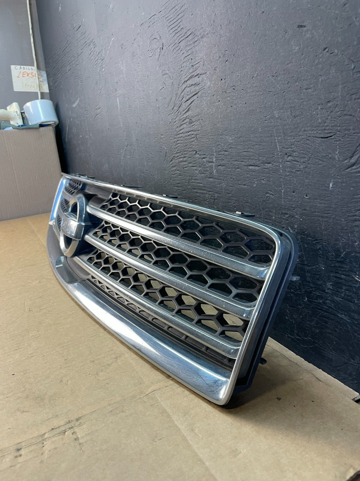 2009 to 2011 Nissan Maxima Front Upper Grill Grille 62070-9N00A ac5018 DG2