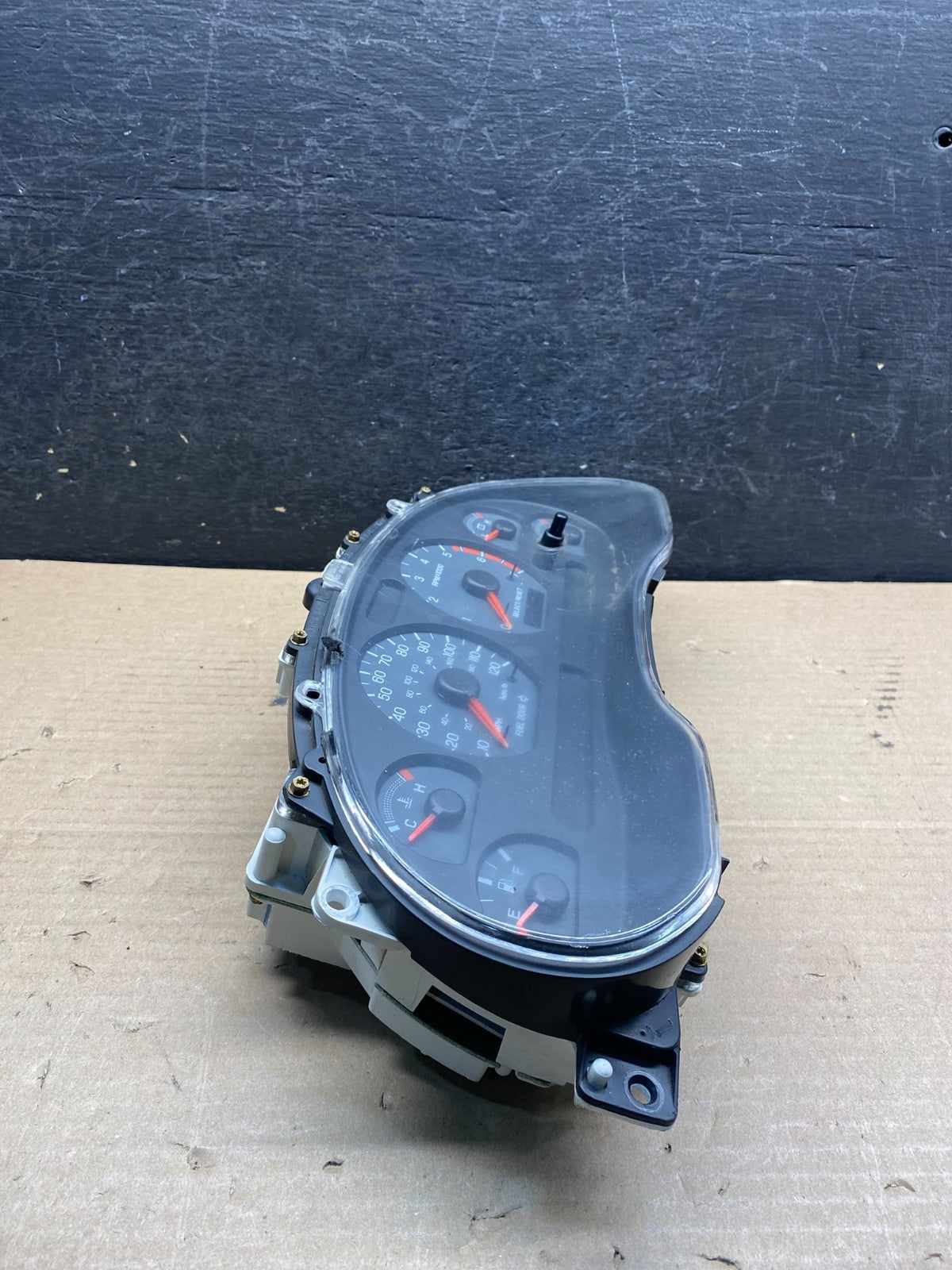 1999 to 2004 Ford Mustang Gauge Cluster Speedometer AH9789 DW1