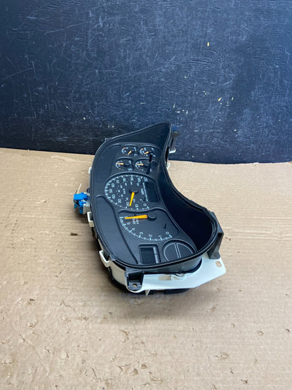 1999 to 2002 Chevrolet Silverado Sierra Cluster Gauge Speedometer ECM AF2663 DG1