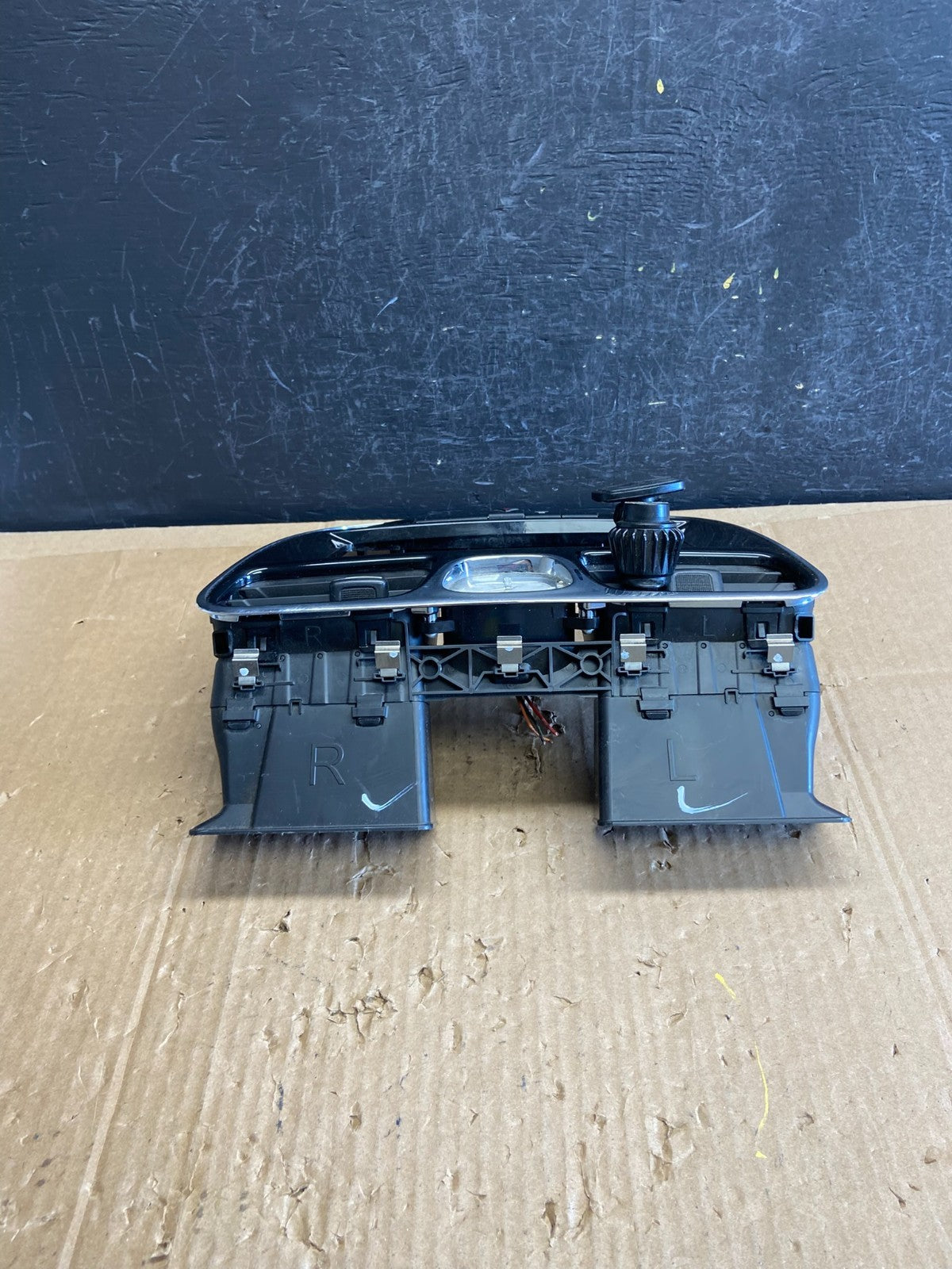 2011 - 2014 Chrysler 200 Dash Radio Bezel Trim Clock Hazard Bezel AD6777 DG3