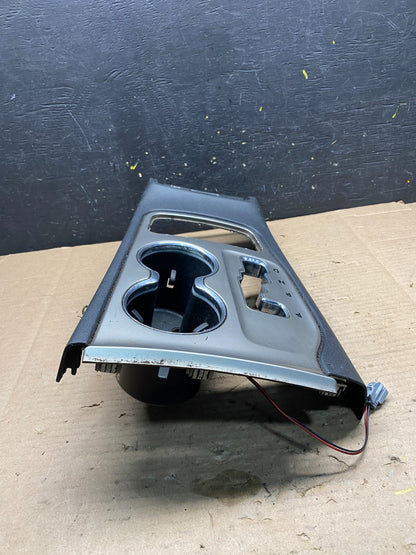 2011 to 2013 Jeep Grand Cherokee Center Console Shifter Cup Holder Q2665 DG3