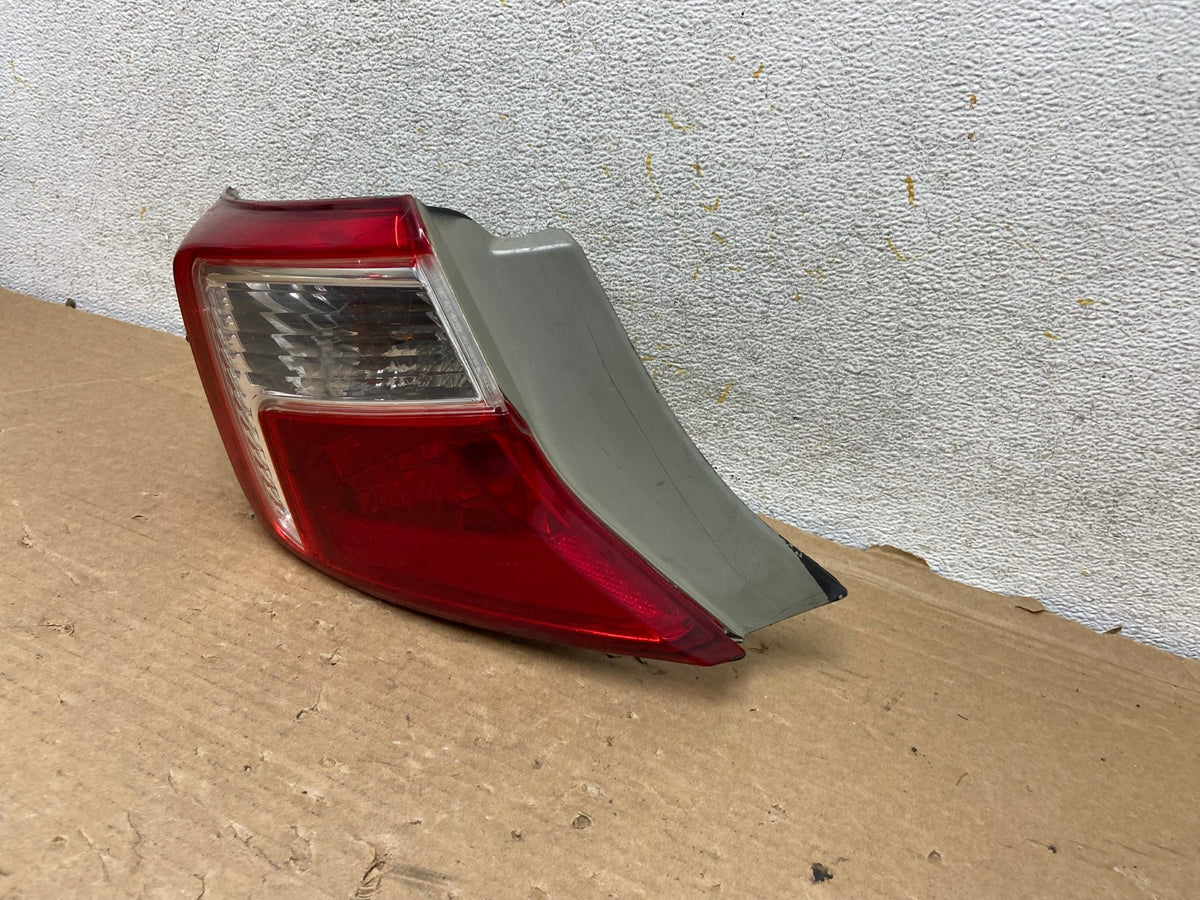 2012 2013 2014 Toyota Camry Left Driver LH Side Tail Light AH8435 LK2