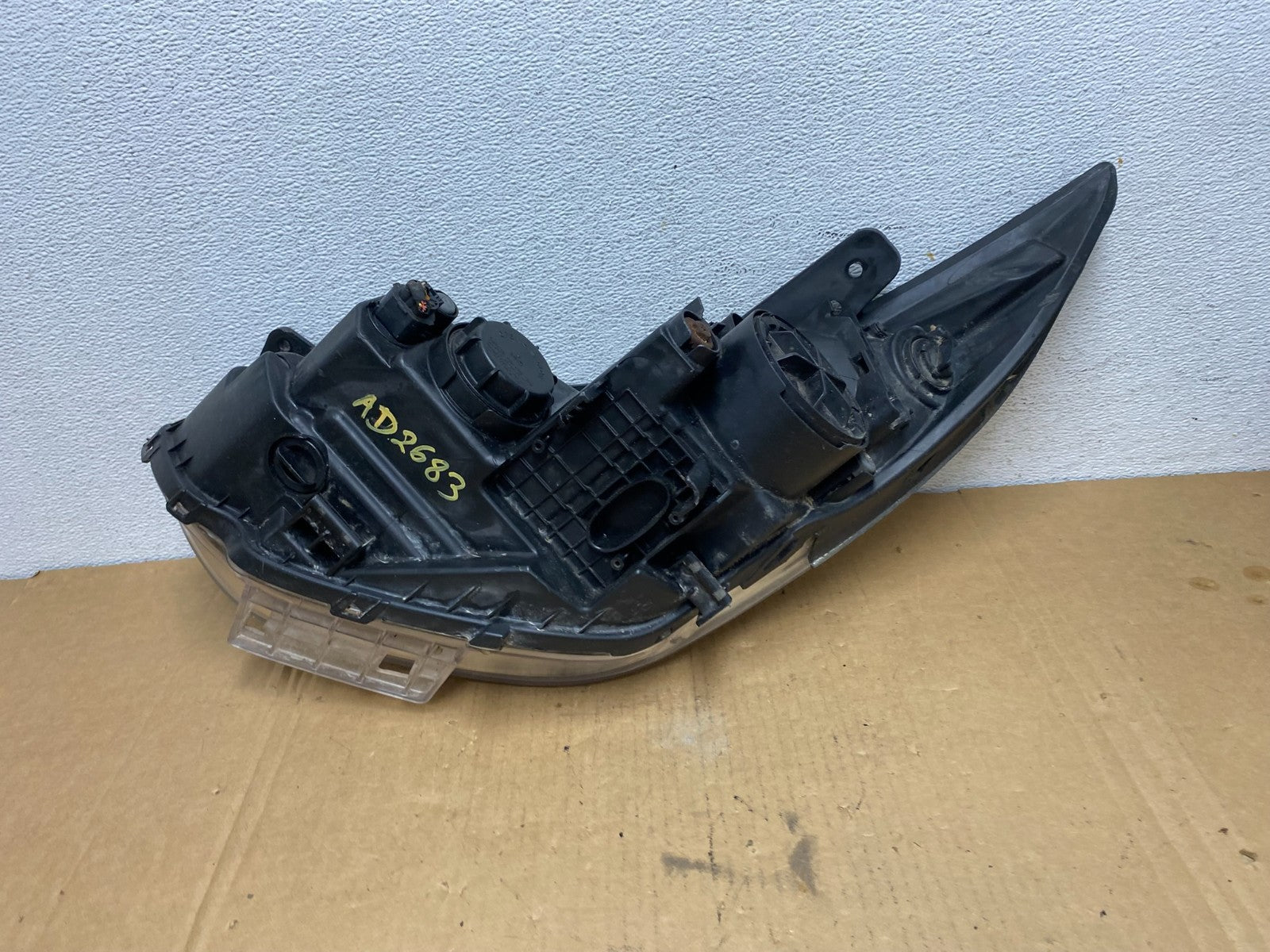 2011 - 2015 Hyundai Sonata Hybrid Right Passenger Halogen Headlight AD2682 DW8