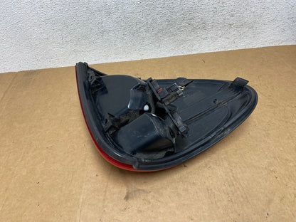2004 - 2007 Dodge Grand Caravan Right Passenger Side Tail Light AE3107 LK5