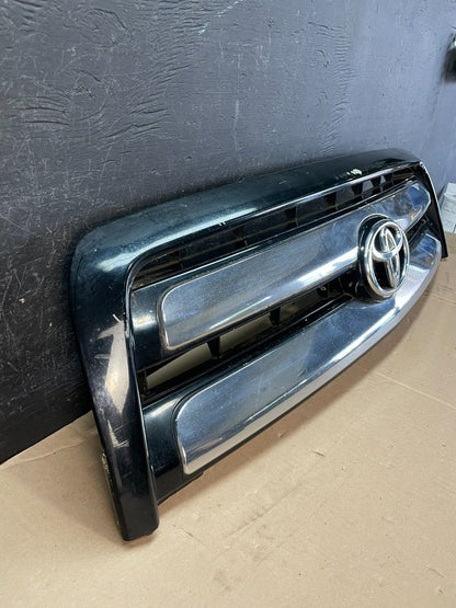 2003-2006 Toyota Tundra Front Upper Grill Grille W/ Emblem AD8400 DG2