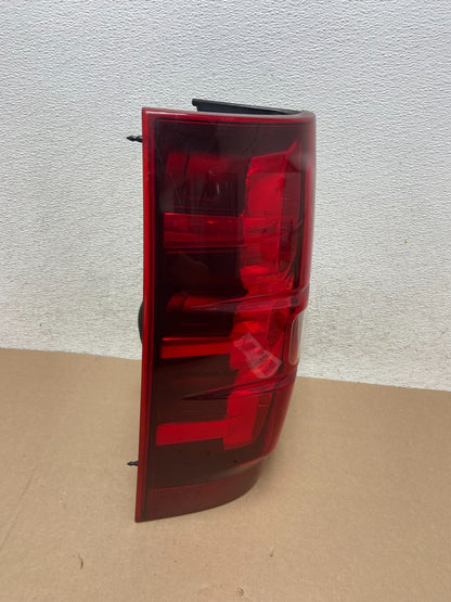 2008-2014 Chevrolet Tahoe Suburban Driver Lh Left Side Tail Light AG6578 DW2