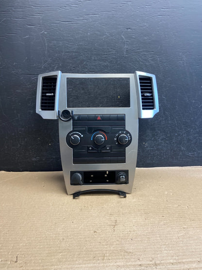 2008 to 2010 Jeep Grand Cherokee Center A/C Heater Climate Control AH3600 DG0