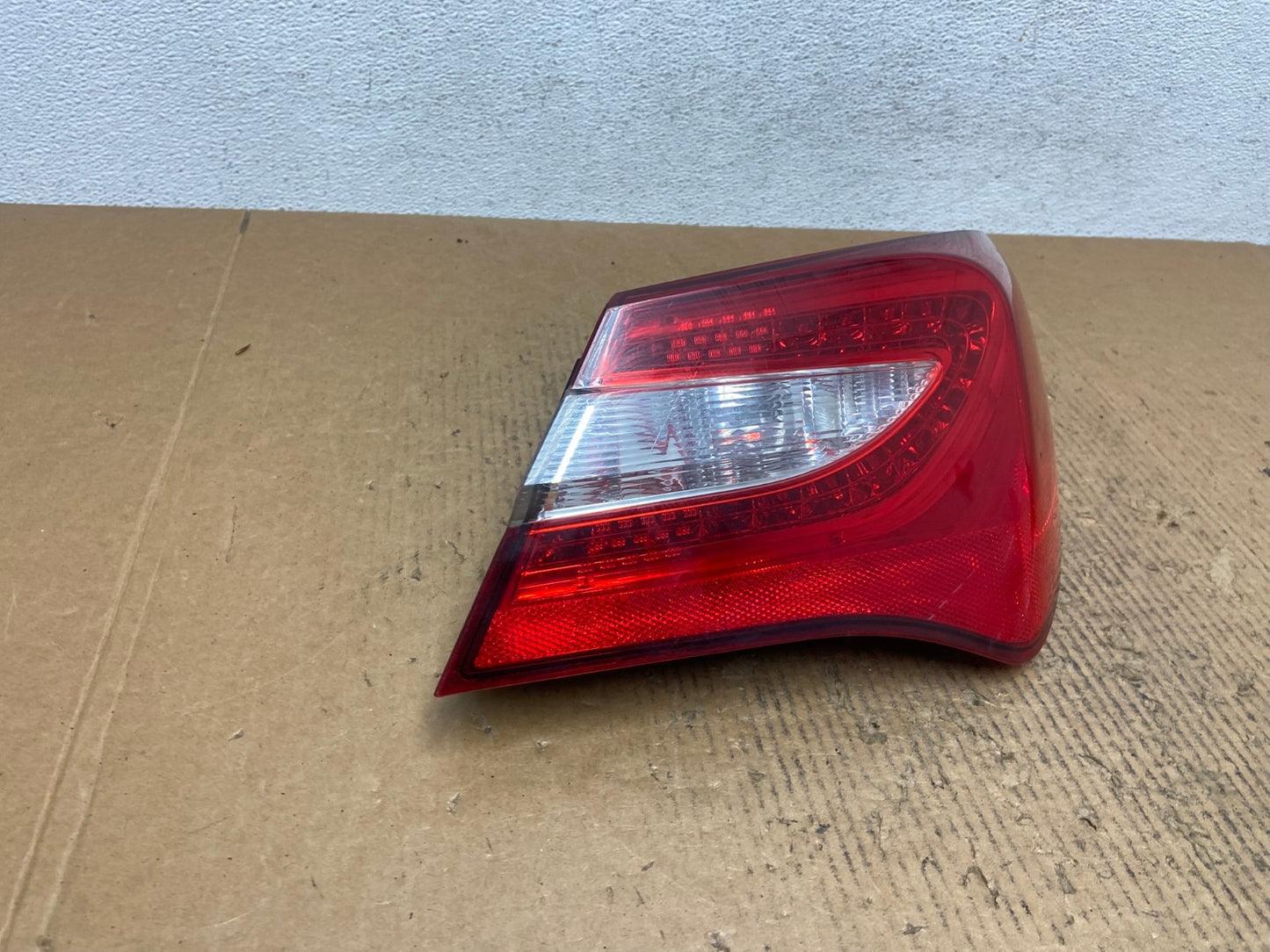 2011-2014 Chrysler 200 Sedan Right Passenger Side RH Tail Light AE2872 LK2