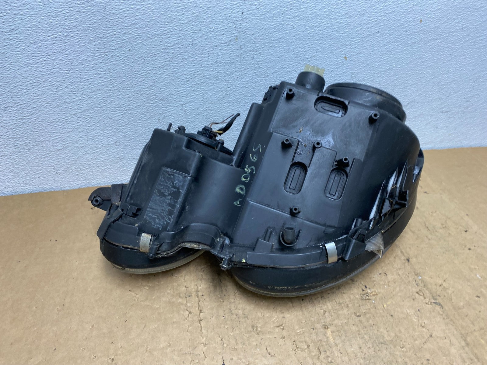2003-2006 Mercedes E E320 E350 Class Right Passenger Halogen Headlight AD0565 DW6