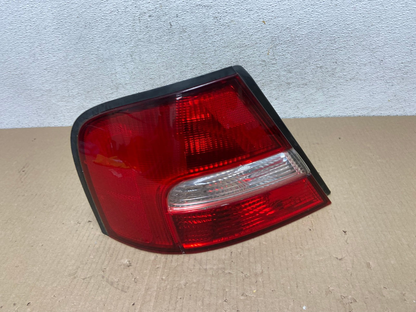 2000 to 2001 Nissan Altima Left Driver LH Side Tail Light AE9591 LK0