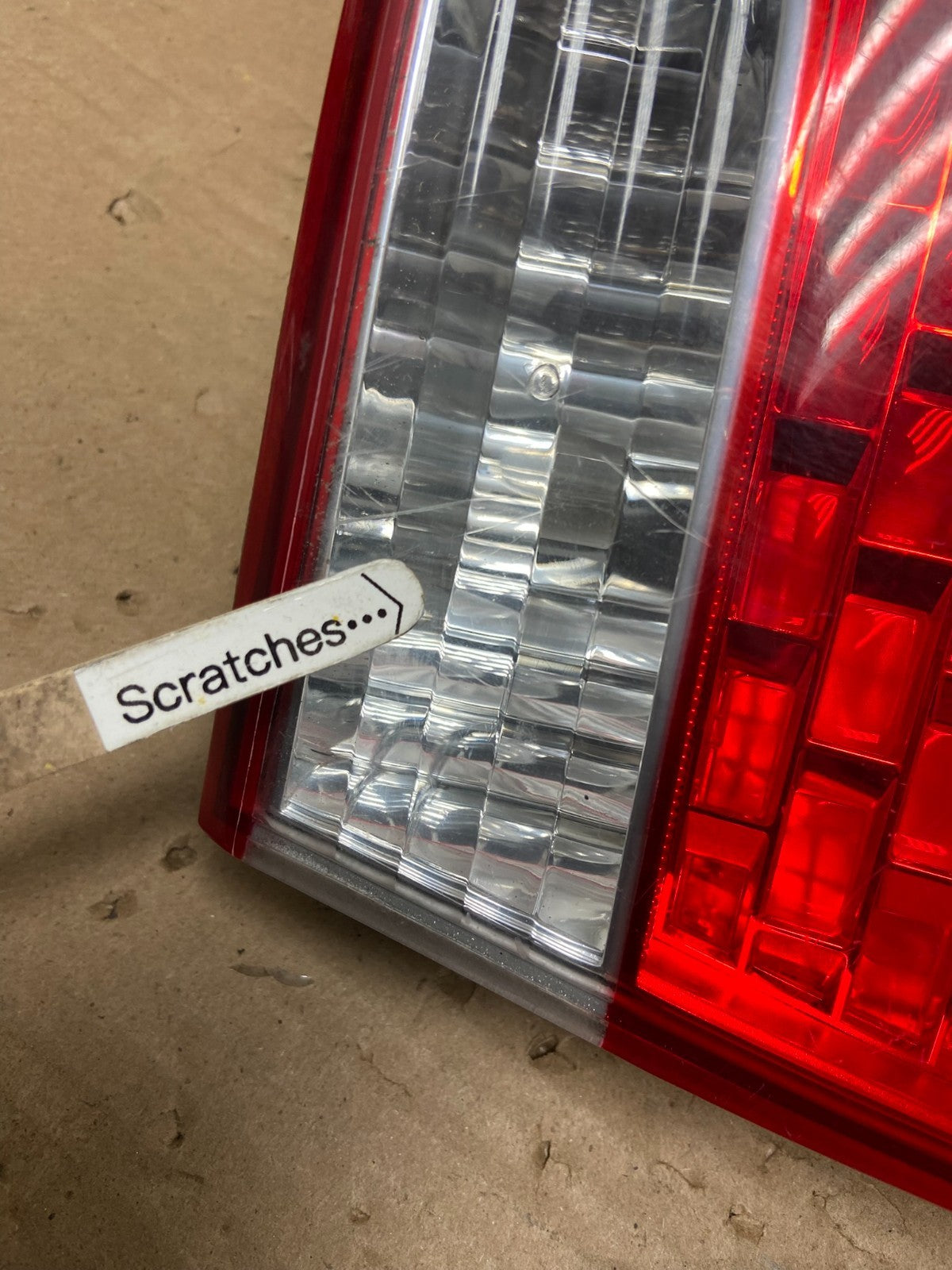 2011 2012 2013 Kia Sorento Right Passenger Inner Tail Light AB1612 DW3