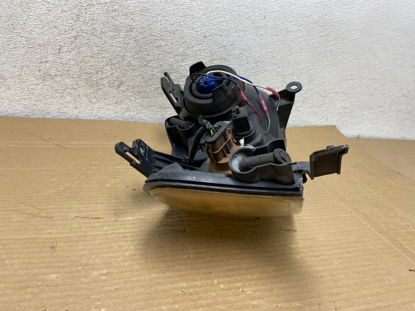 2001 - 2004 Ford Escape Left Driver LH Halogen Headlight AG8926 DW7