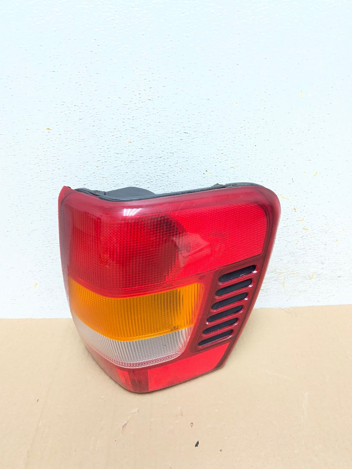 1999-2004 Jeep Grand Cherokee WJ Right Passenger Rh Tail Light AI1162 LK0