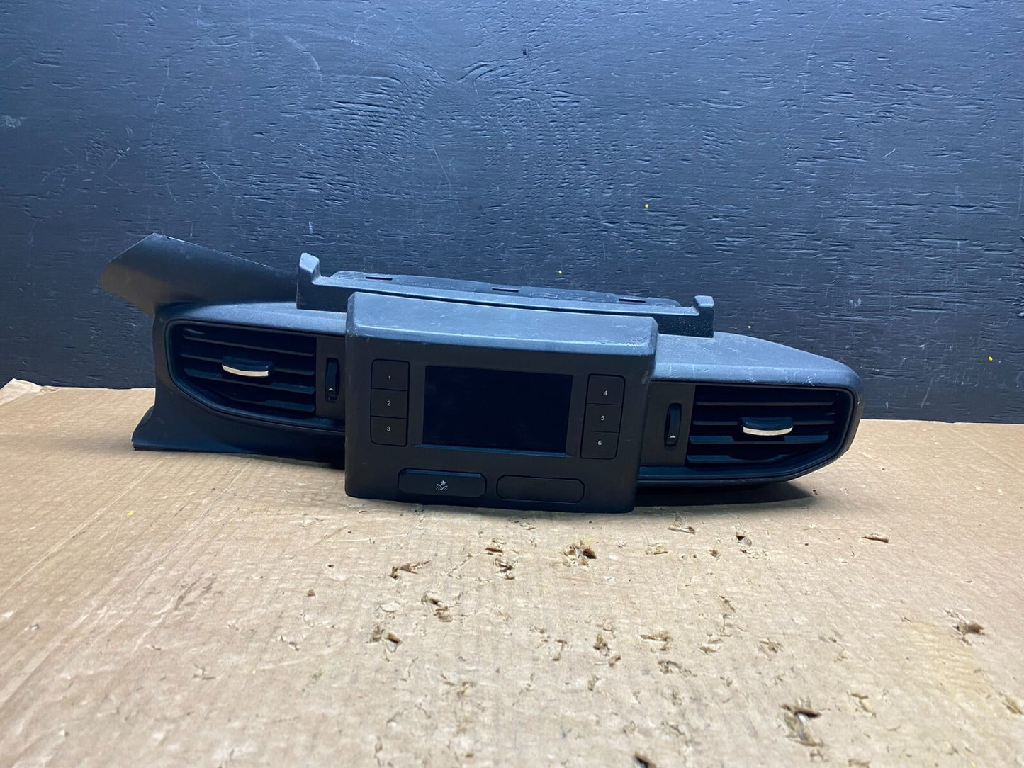 2020 to 2023 Ford Explorer Console Radio Display Screen Air Vents G3878 DG10