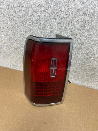 1990 to 1994 Lincoln Town Car Left Driver Side Tail Light AI2587 LK0