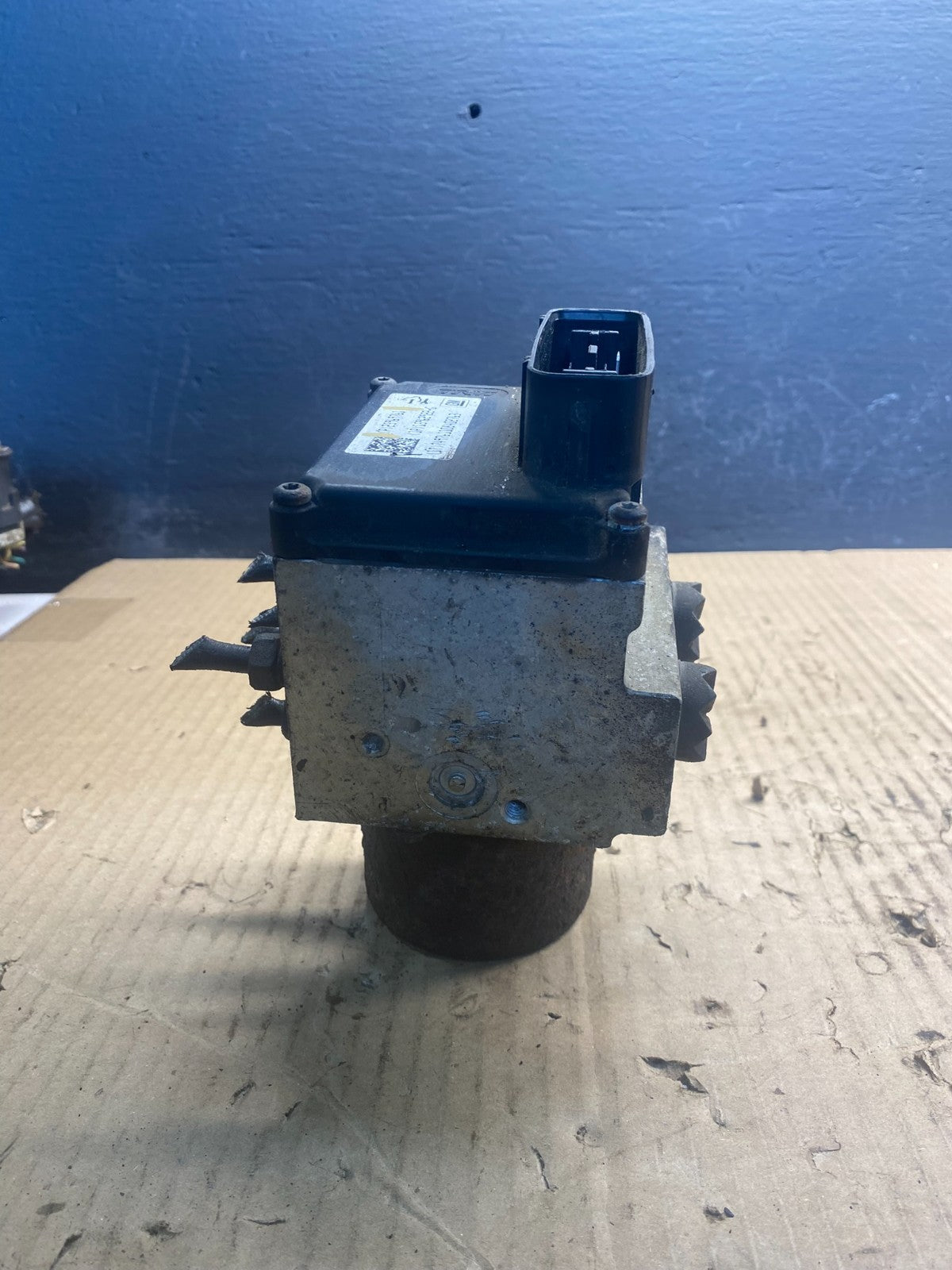 2013-2017 Chevrolet Express GMC Savana ABS Anti Lock Brake Pump AC0933 DG2