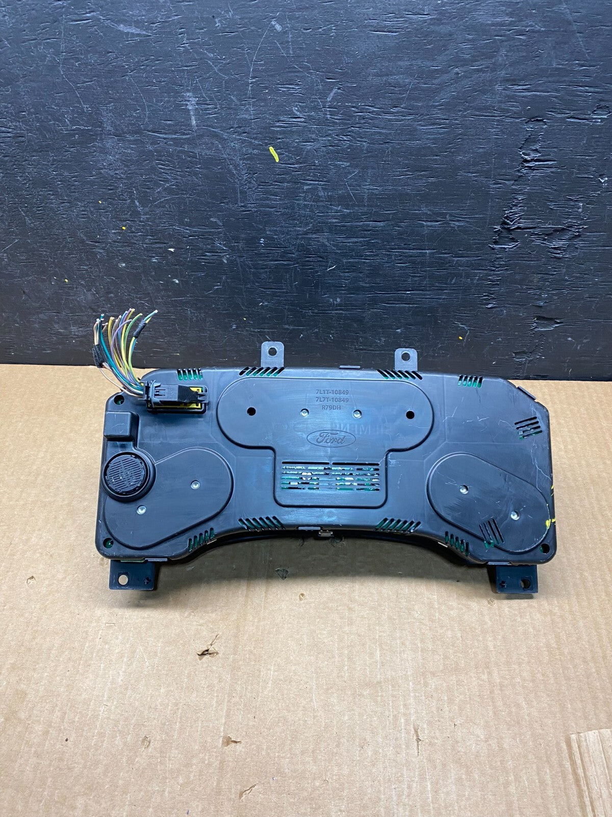 2007 Ford  Expedition Speedometer Cluster Gauge H8001 DG1 Oem4