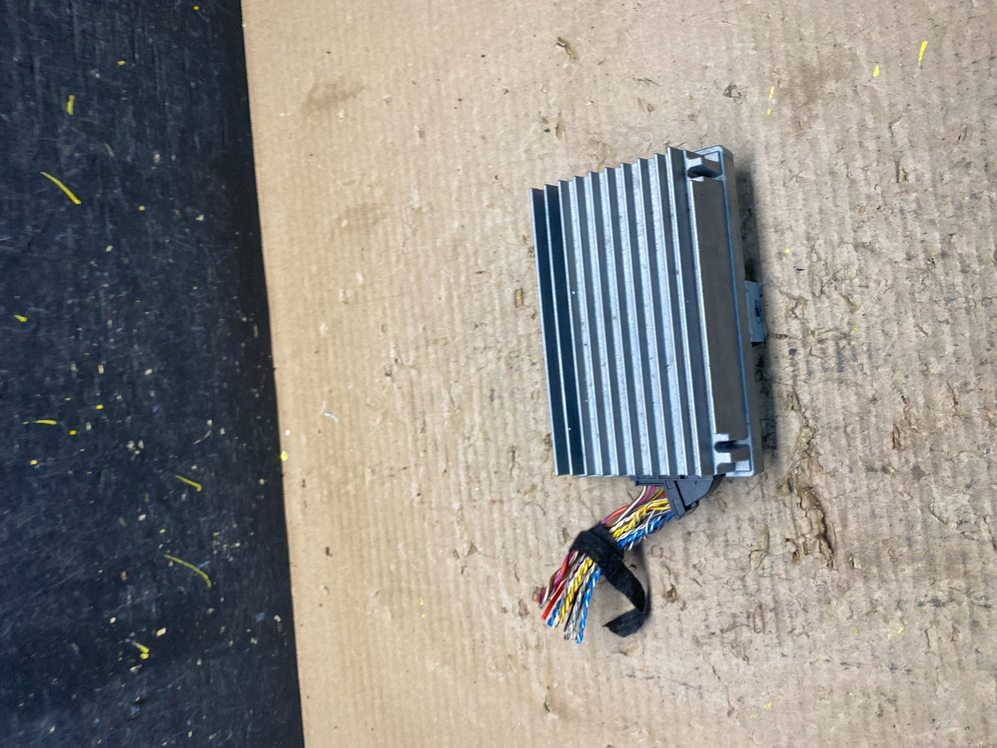 2007-2013 BMW X5 Top HiFi Lear Radio Audio Amplifier Amp OEM S6216 DG0