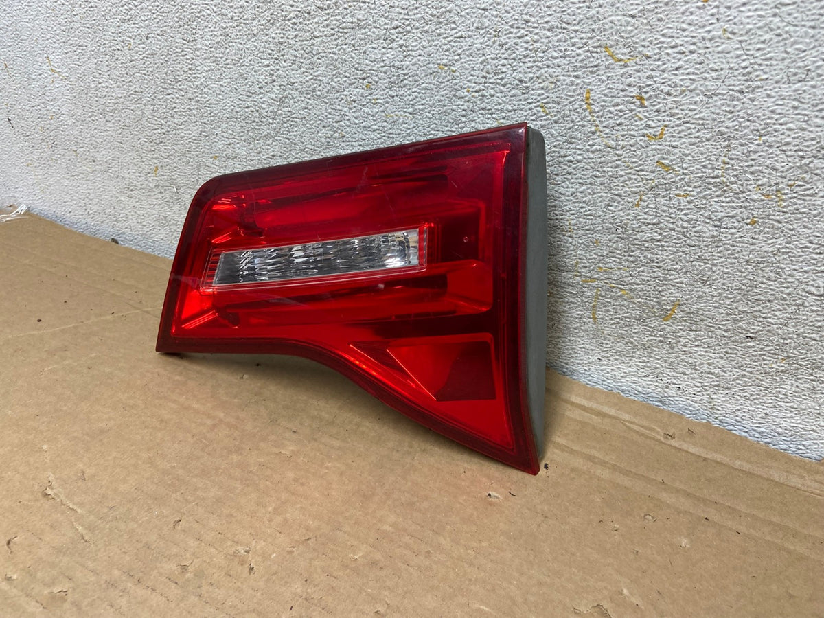 2007 2008 2009 Acura Mdx Right Passenger Rh Side Inner Tail Light AH8352 LK2