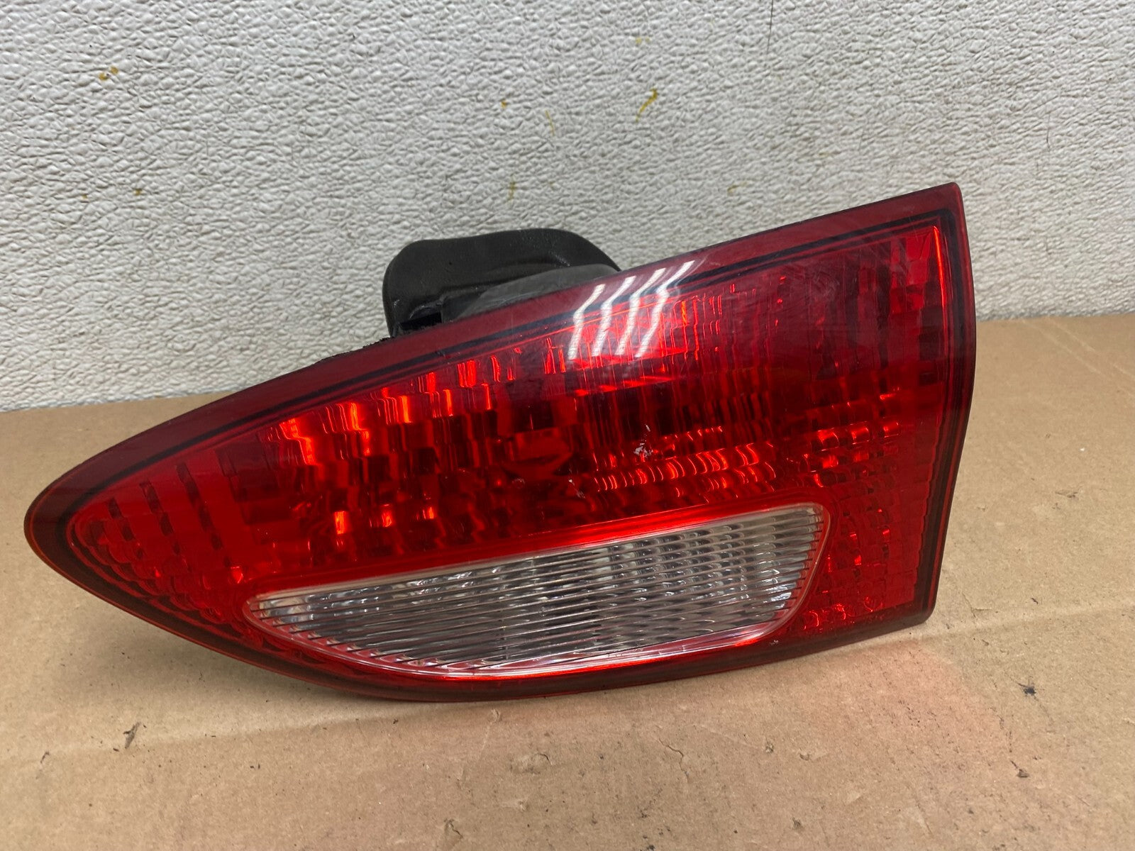 2006 2007 Subaru Tribeca B9 Right Passenger Side Tail Light Inner Oem M3483 DW0