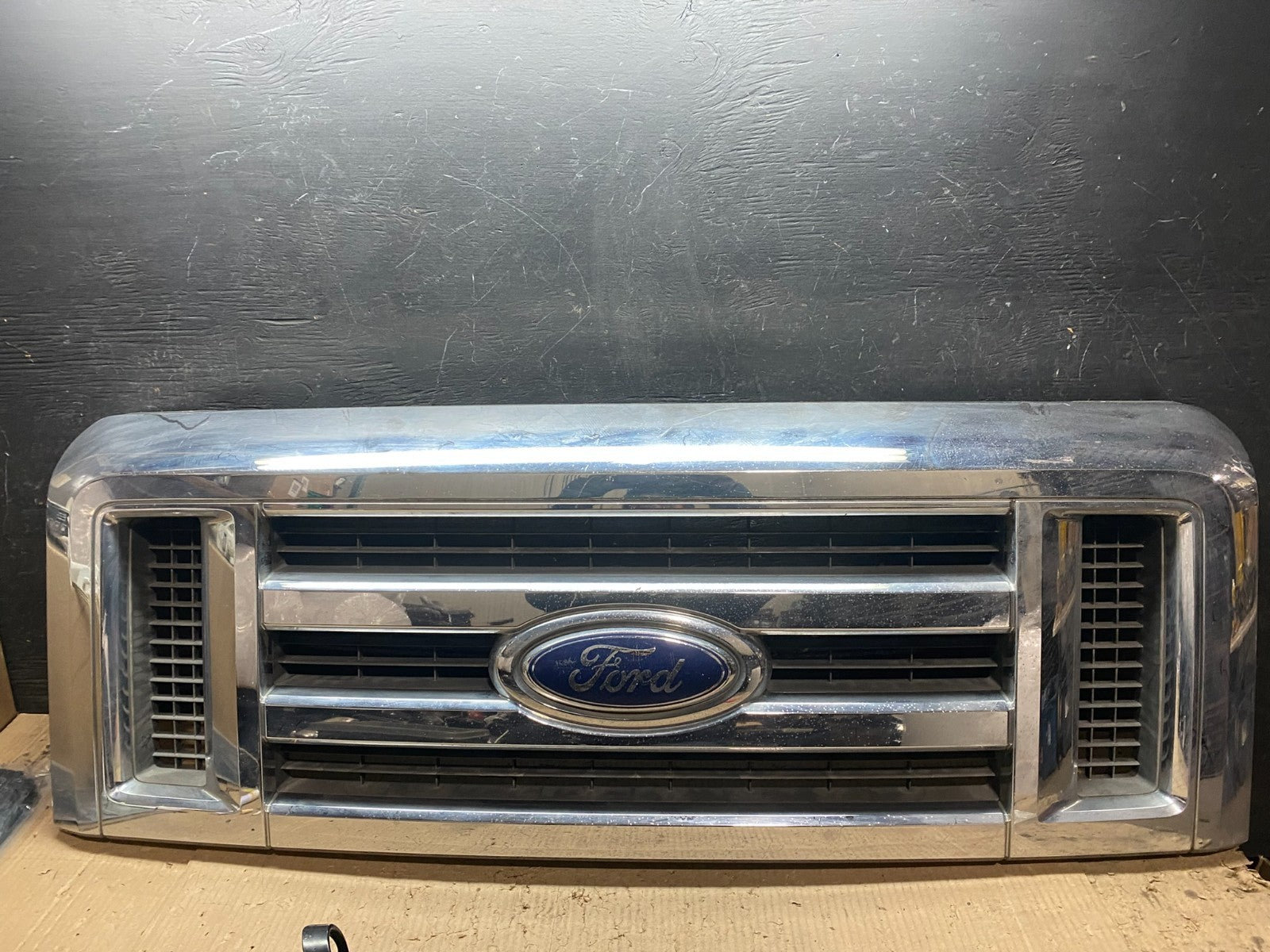 2008 to 2014 Ford Econoline E150 E250 Front Upper Chrome Grill Grille X9387 DG0