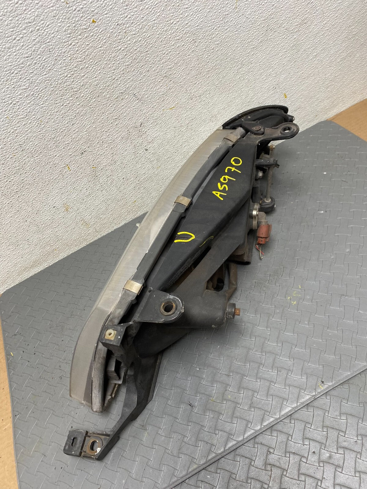 1995 to 1998 Nissan Sentra Passenger Right Side Headlight A59707