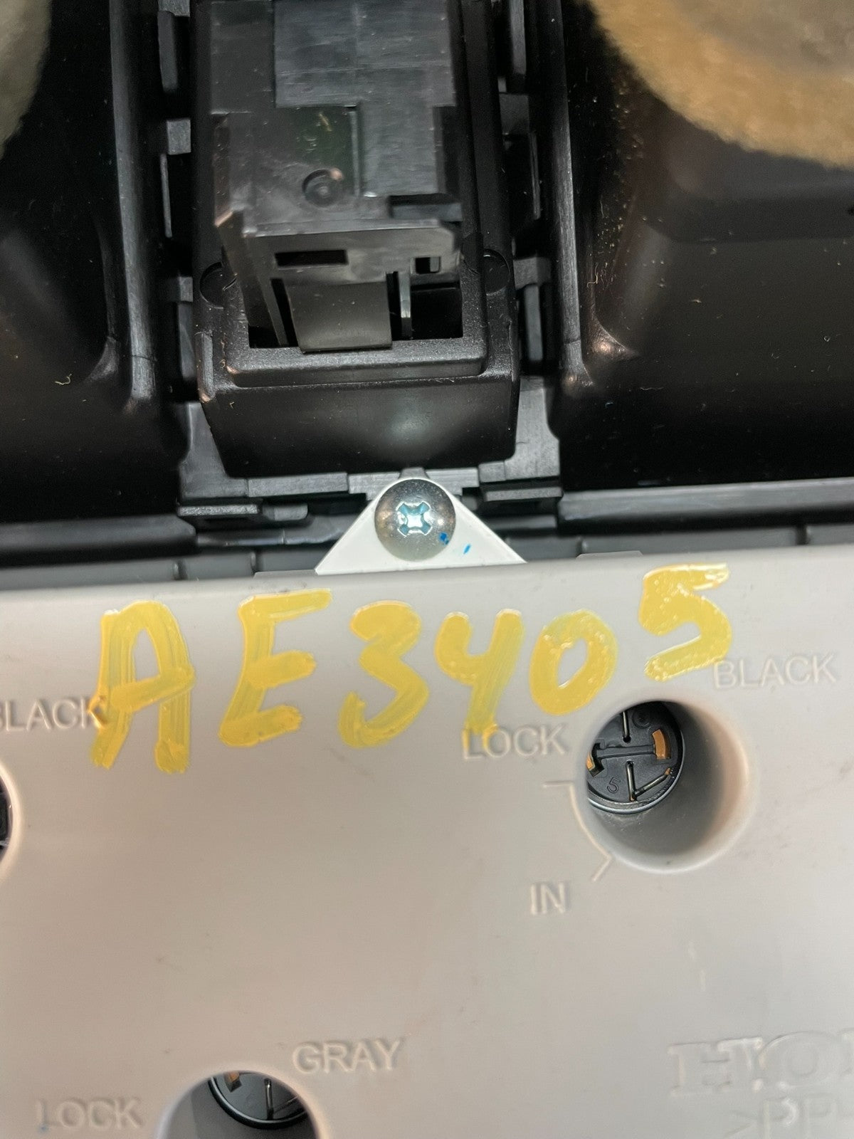 2005 to 2010 Honda Odyssey Radio Climate Control Dash Trim Bezel AE3405 DG8