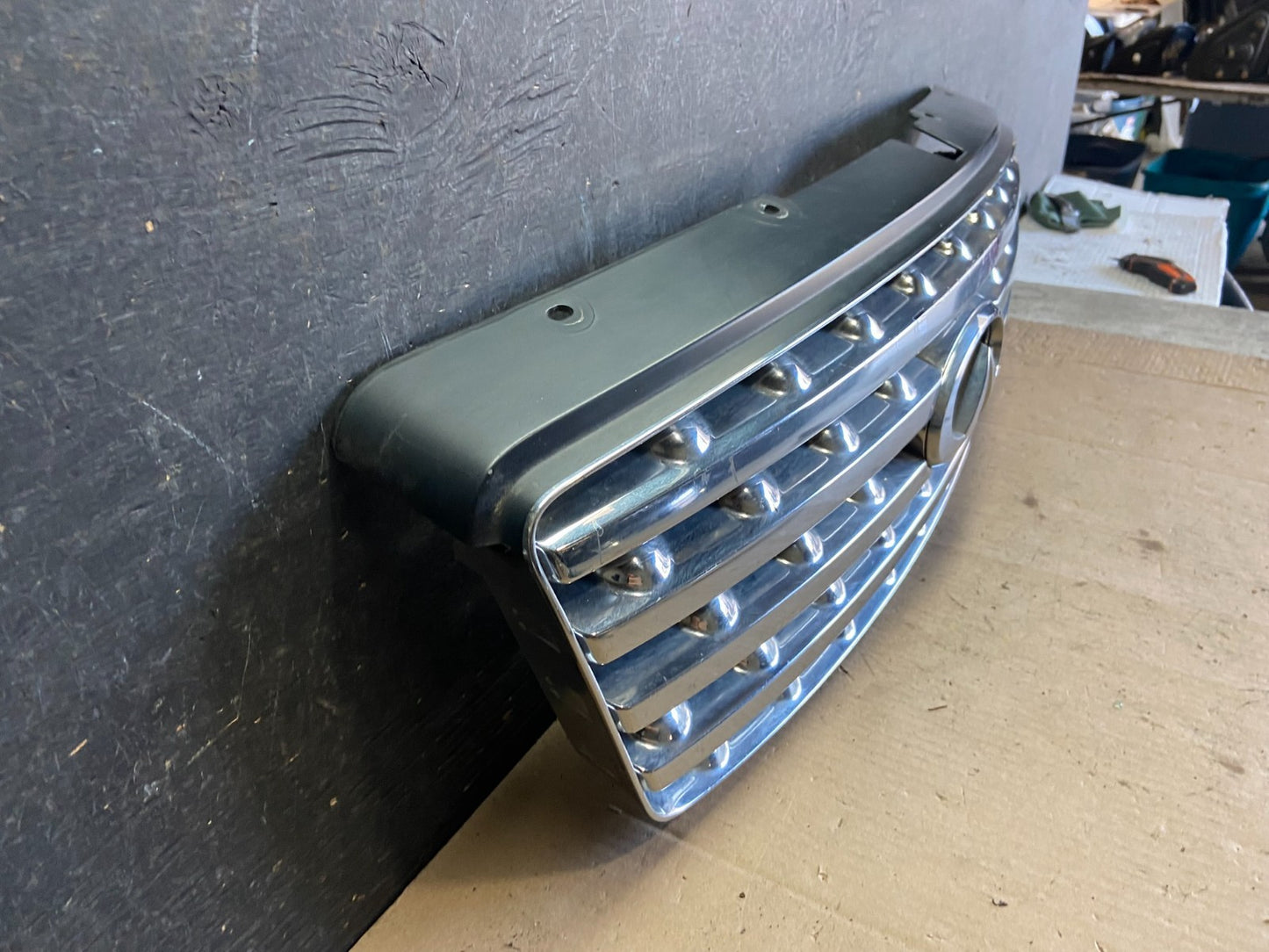 2003 2004 2005 Infiniti FX35 Grill Grille W/ Emblem Oem Q5675 DG2