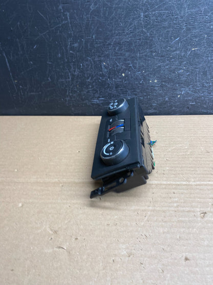 2007 to 2009 Chevrolet Avalanche 1500 Tahoe Climate Control A/C Panel AG0107 DG1