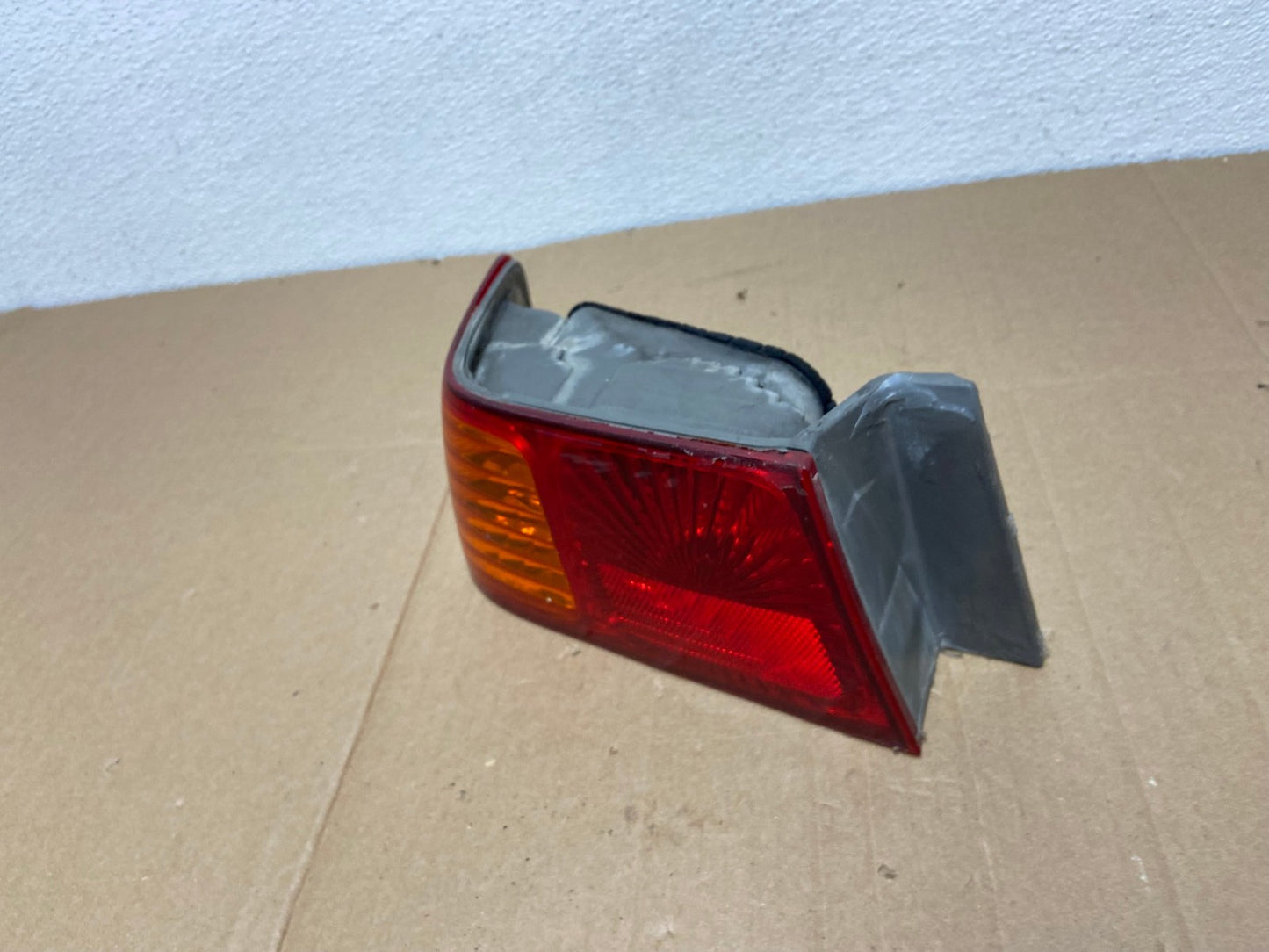 2000 to 2001 Toyota Camry Tail Light Left Driver Lh Side OEM AB8046 LK1