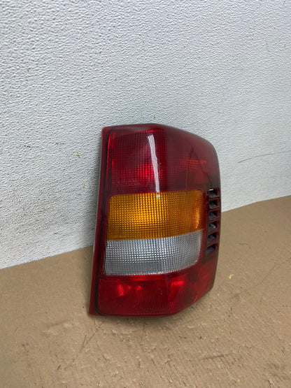 1999-2004 Jeep Grand Cherokee WJ Right Passenger Rh Tail Light AD7811 LK0
