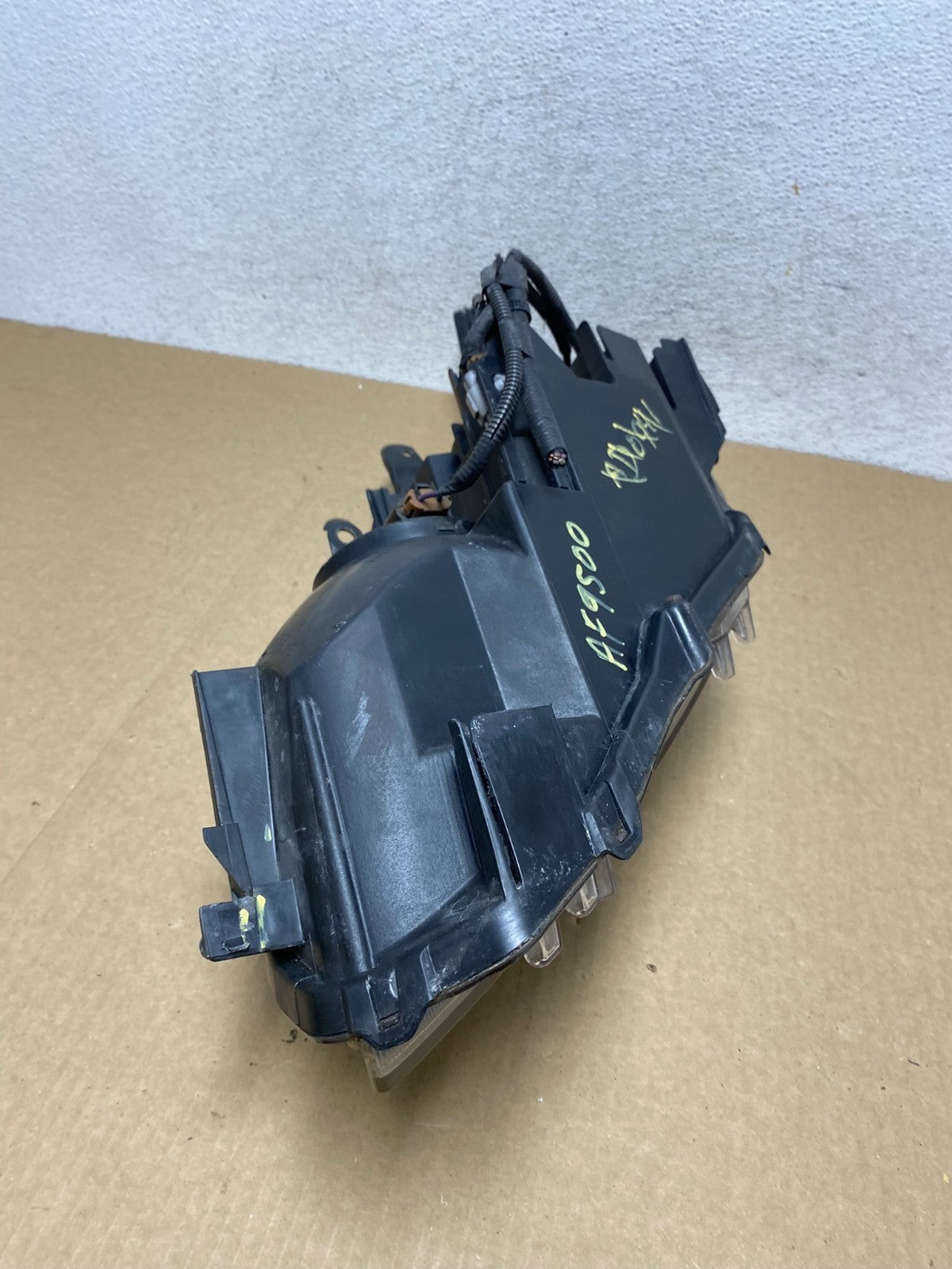 2010 - 2011 Toyota Prius Right Passenger Rh Blue Halogen Headlight AF9500 DW9