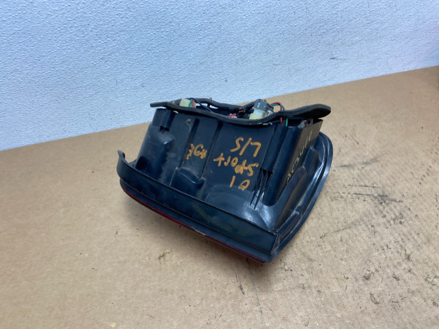 1998 to 2002 Kia Sportage Left Driver LH Side Tail Light Oem AC3400 DW4