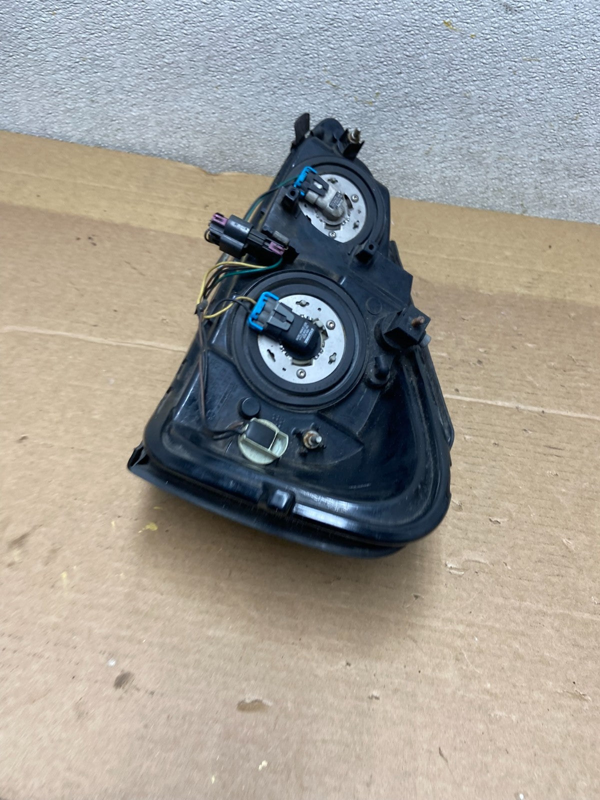 2004 to 2008 Pontiac Grand Prix Right Passenger Black Headlight AB5124 DW6